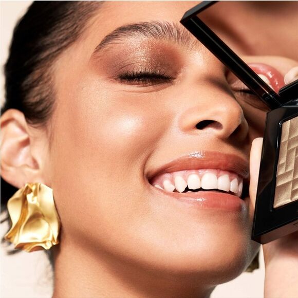 Bobbi Brown Chestnut Glow Highlighter (Champagne & Soft bronze) - Picture 5 of 17